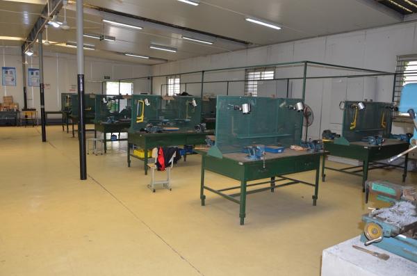 钳工实训室.jpg