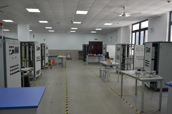 工业控制实训室.jpg